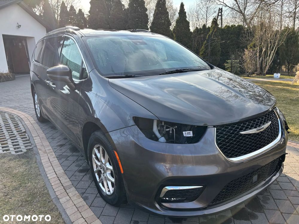 Chrysler Pacifica - 1