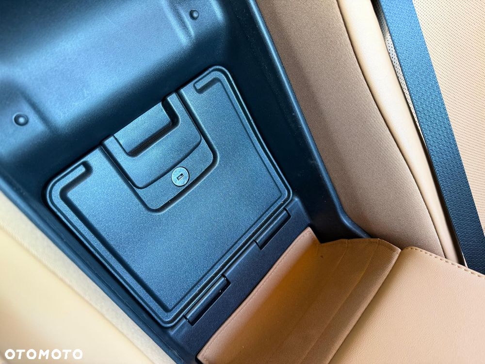 Lexus ES 300h Business Edition - 21