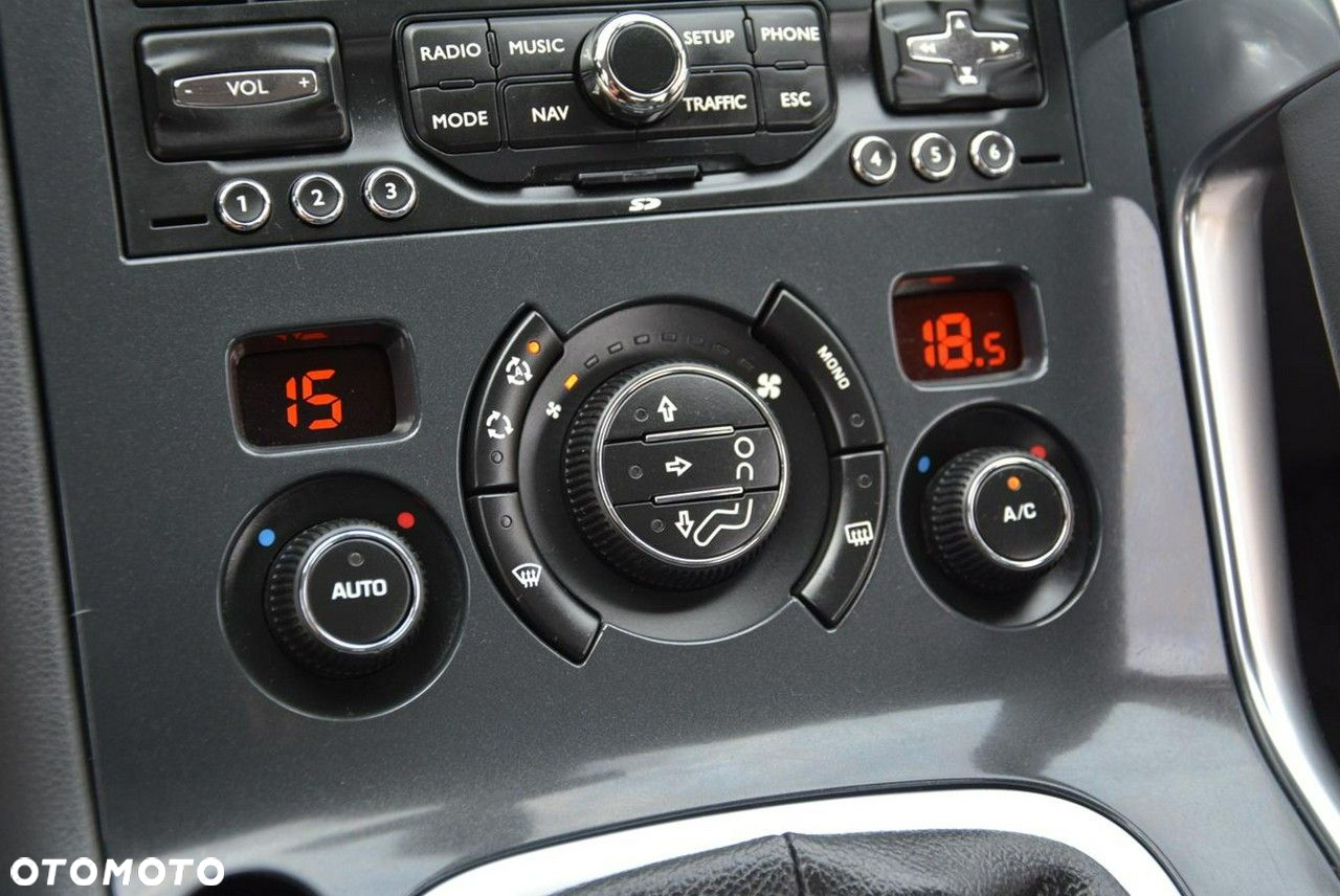 Peugeot 3008 2.0 HDi Allure - 26