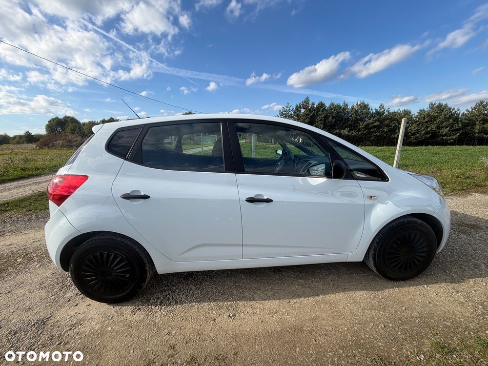 Kia Venga 2012 photo 4