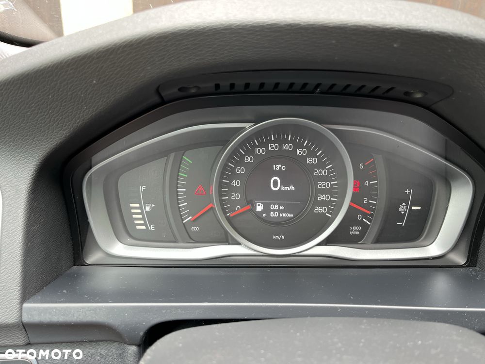Volvo V60 Cross Country - 6