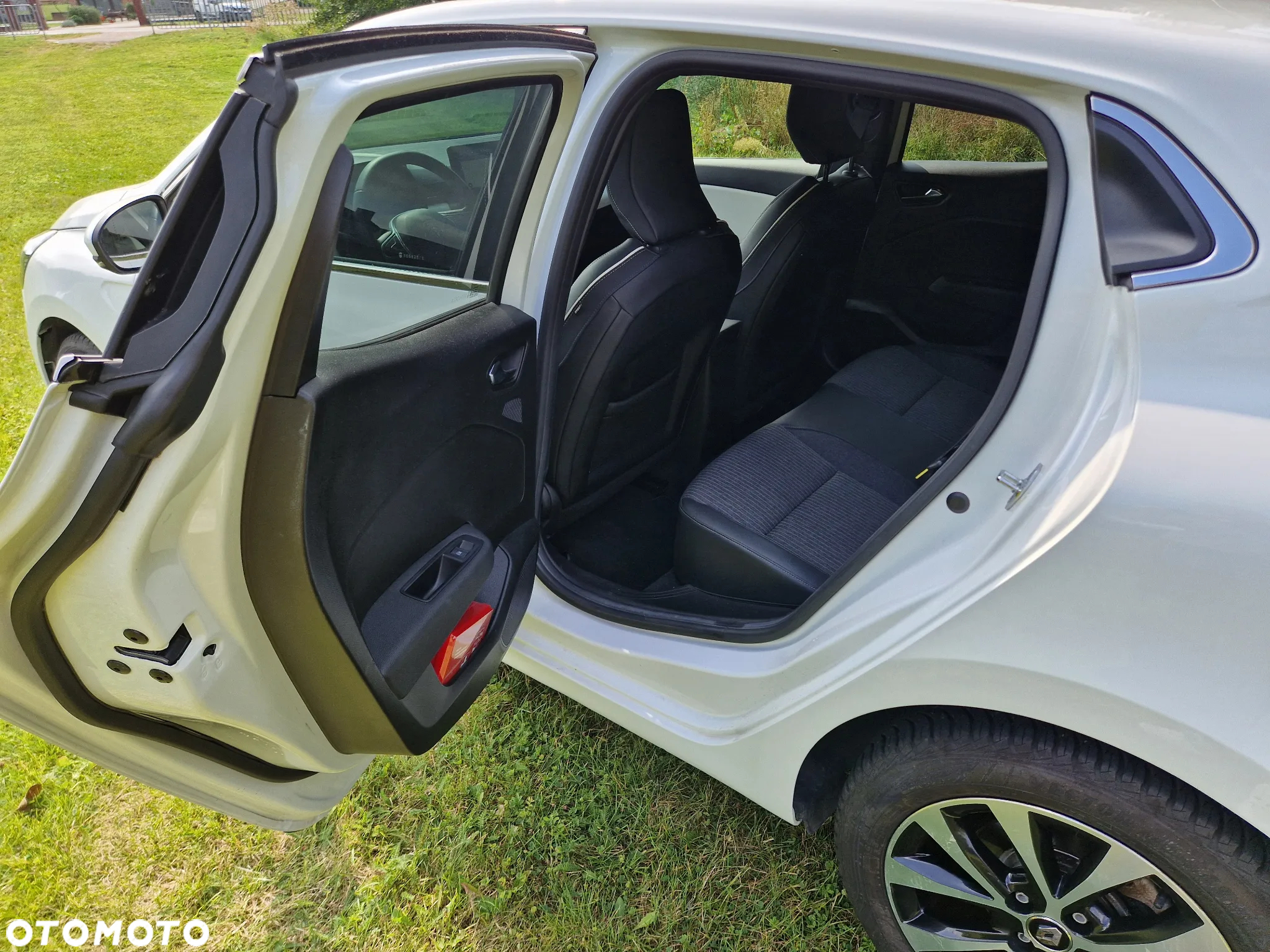 Renault Clio 1.3 TCe Techno - 9