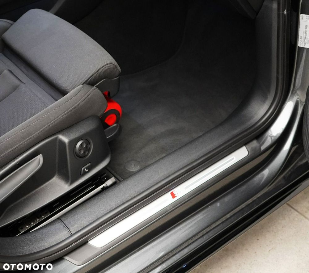 Audi A4 Limousine - 17