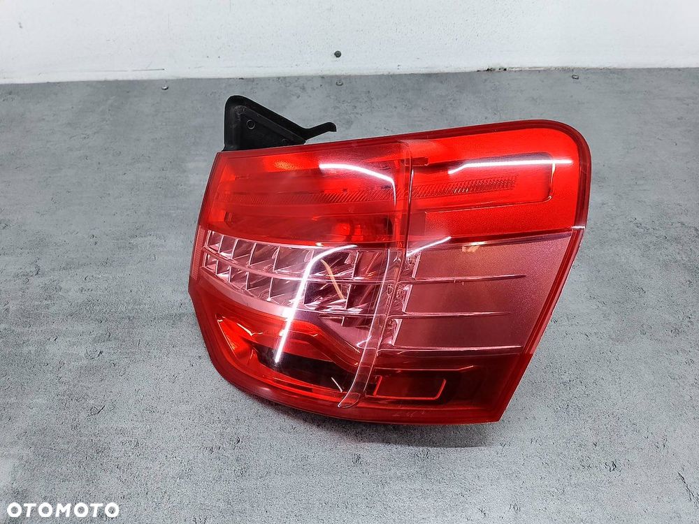 LAMPA TYLNA PRAWA CITROEN C5 III 9681063680-02 VP8X7X-13404 SEDAN - 2