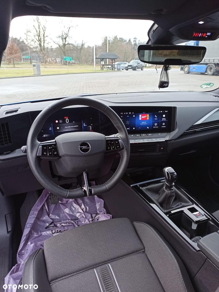 Opel Astra 1.2 Turbo GS Line - 11