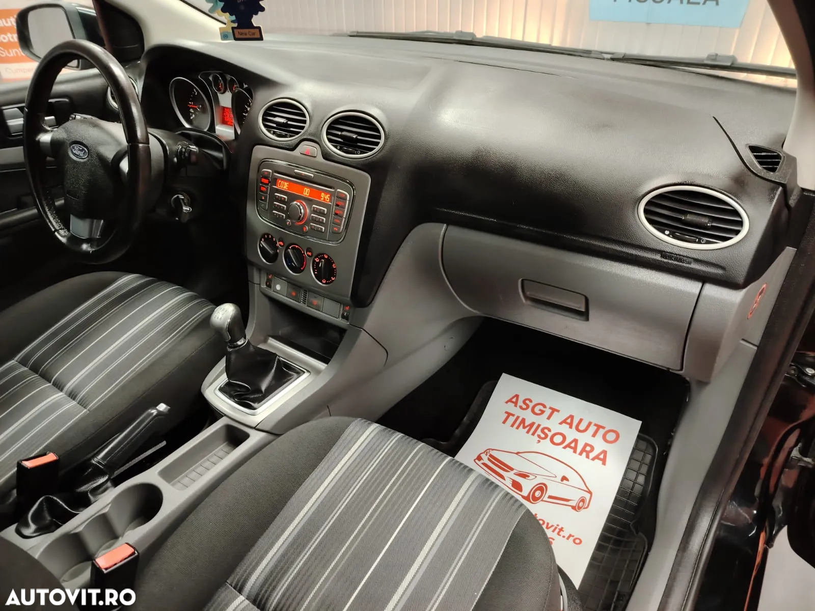 Ford Focus - 10