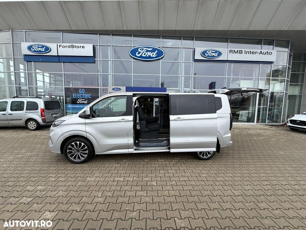 Ford Tourneo Custom - 36
