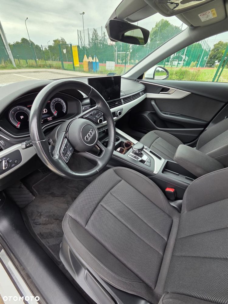 Audi A4 Limousine - 4