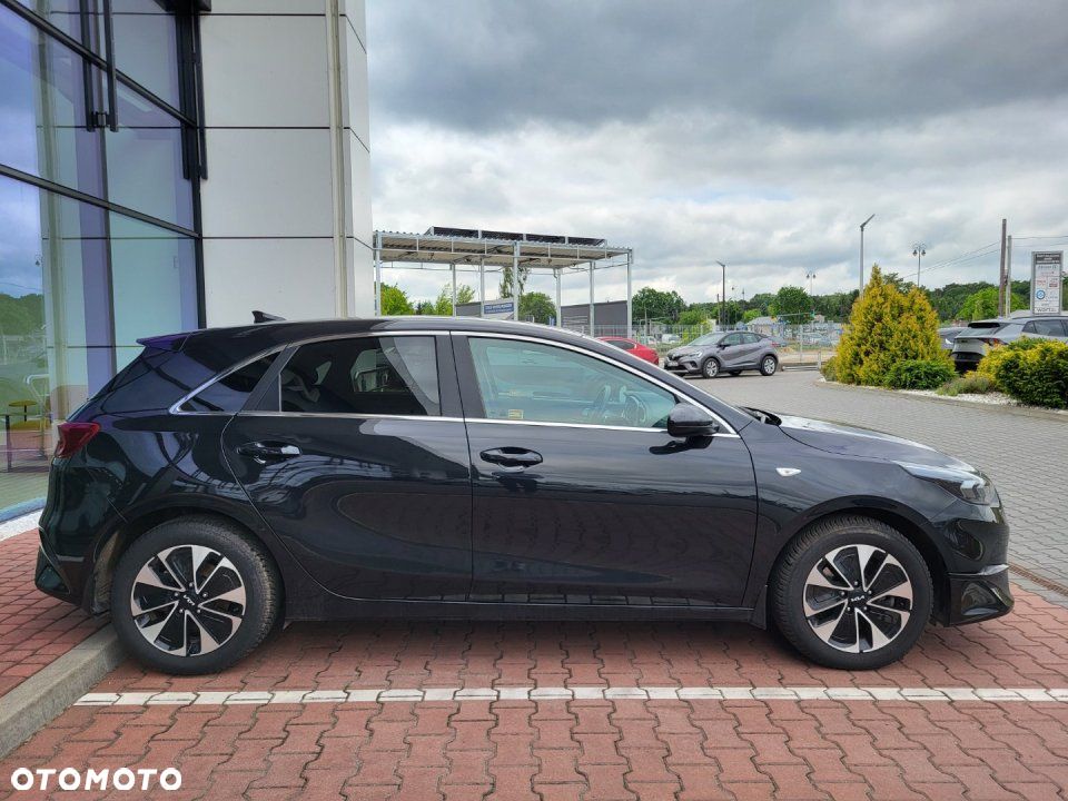Kia Ceed - 4