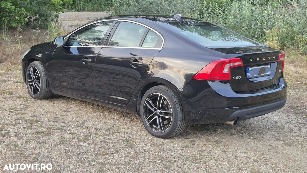 Volvo S60 D3 Geartronic Momentum - 2