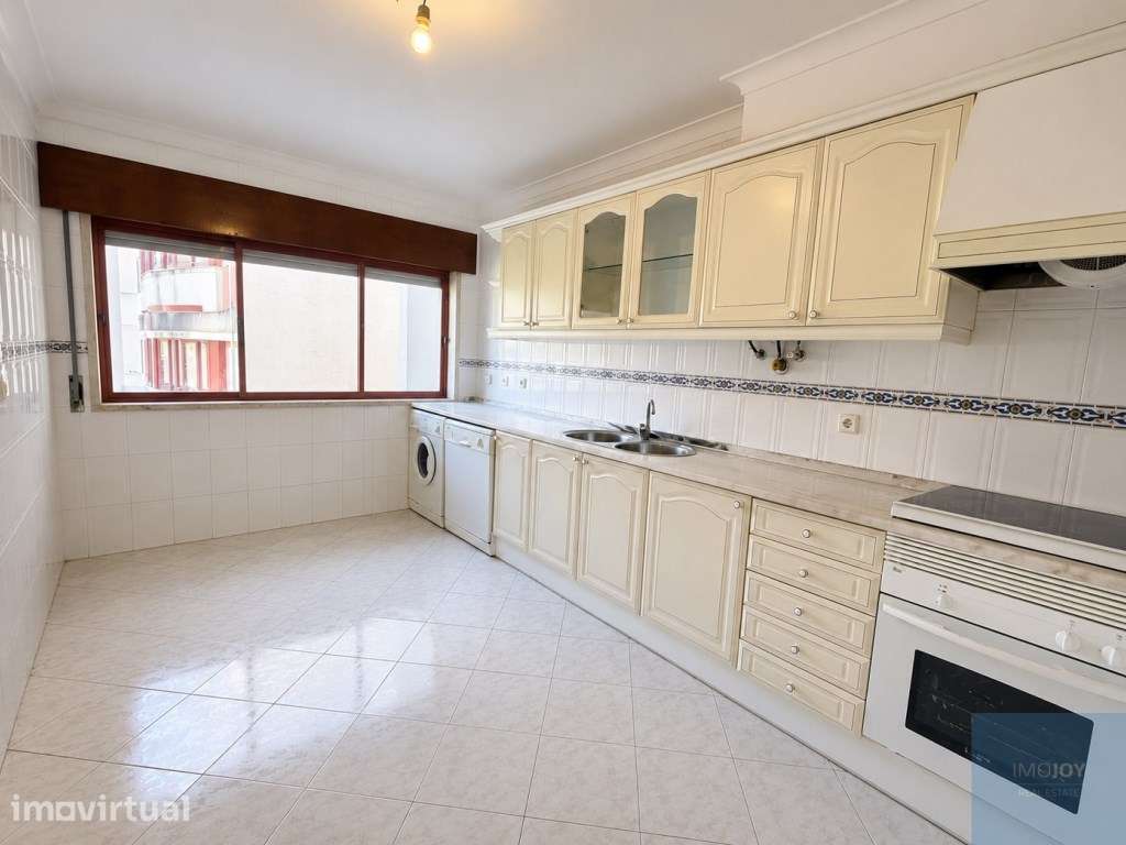Apartamento T2 em Mem Martins - Grande imagem: 2/18