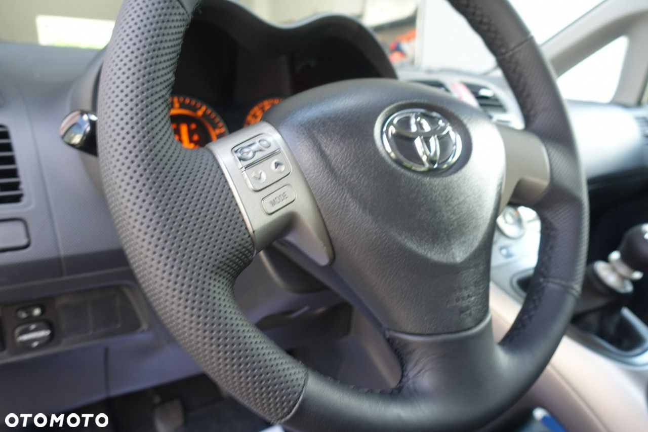 Toyota Auris 1.4 D-4D Premium - 16