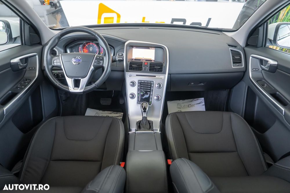 Volvo XC 60 D4 AWD Geartronic Momentum - 18