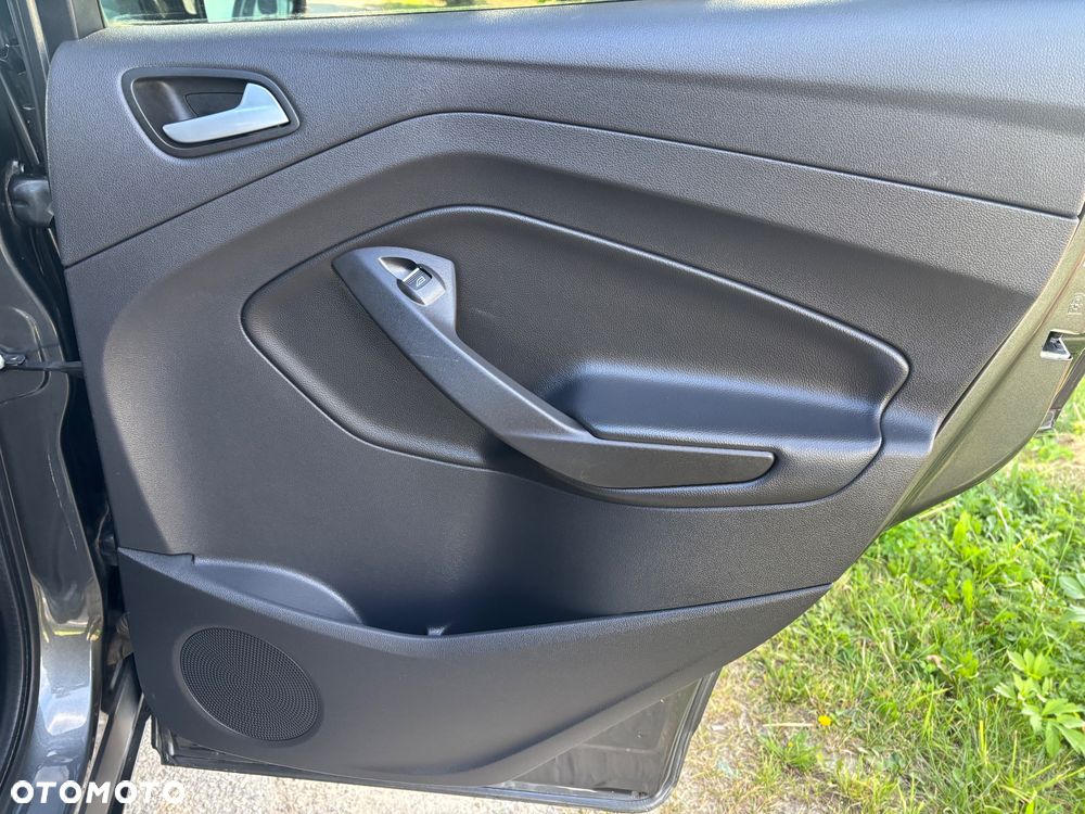 Ford Kuga - 25