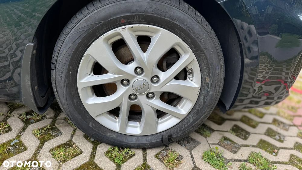 Kia Carens 1.7 CRDi Business Line 7DCT - 13