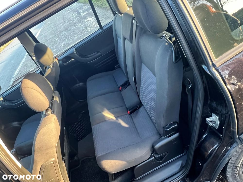 Opel Zafira 1.8 16V Elegance - 9