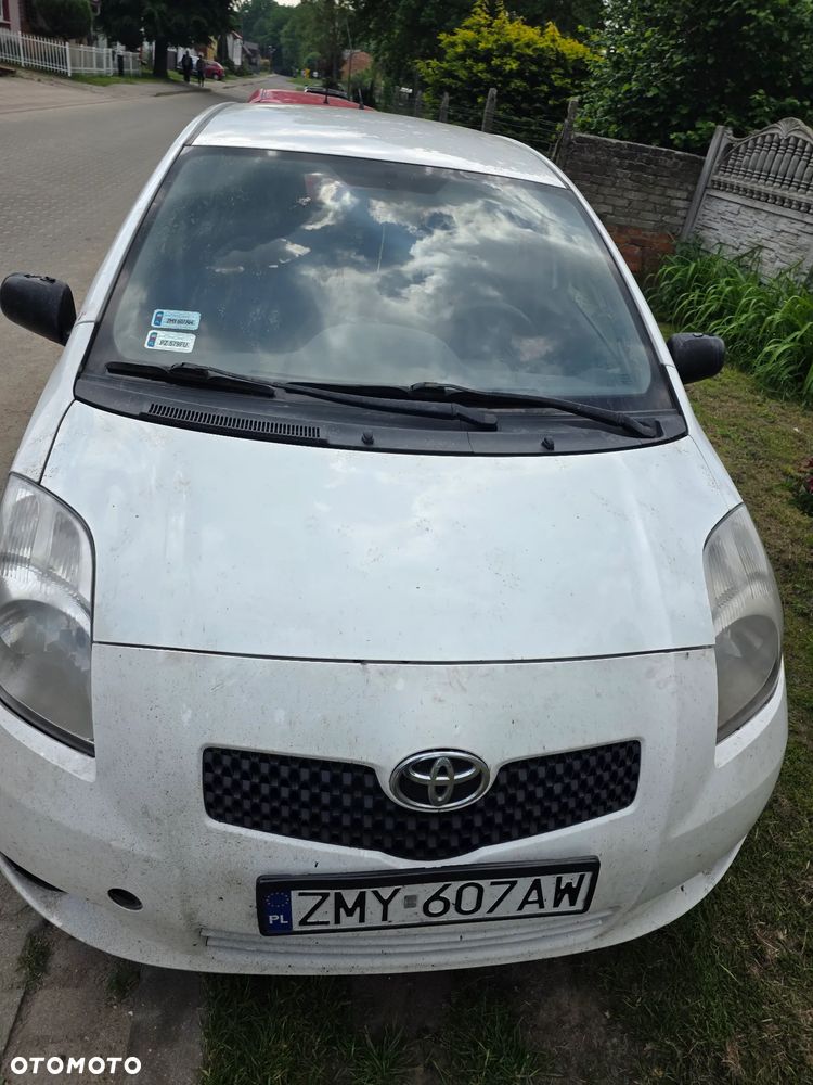 Toyota Yaris 1.0 Luna EU5 - 2