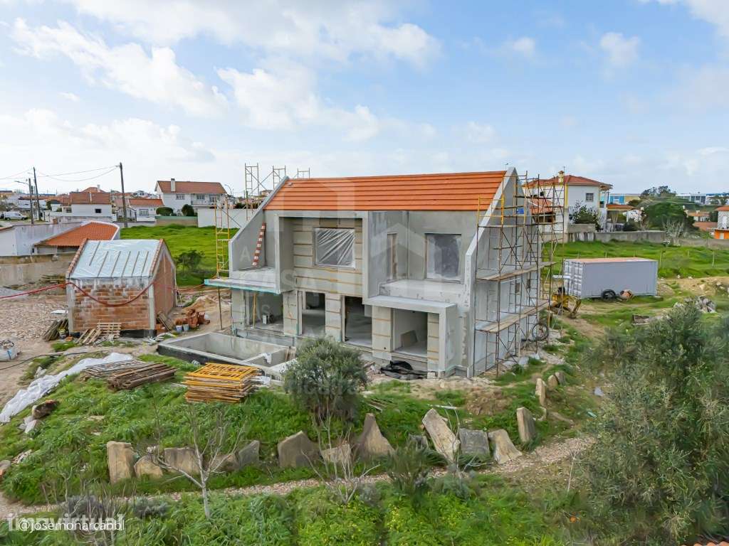 Vende Moradia T3 - Ericeira 15 km, A Casa das Casas - Grande imagem: 2/32