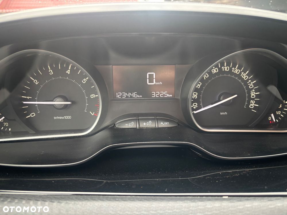 Peugeot 208 PureTech 82 Start & Stop Active - 23