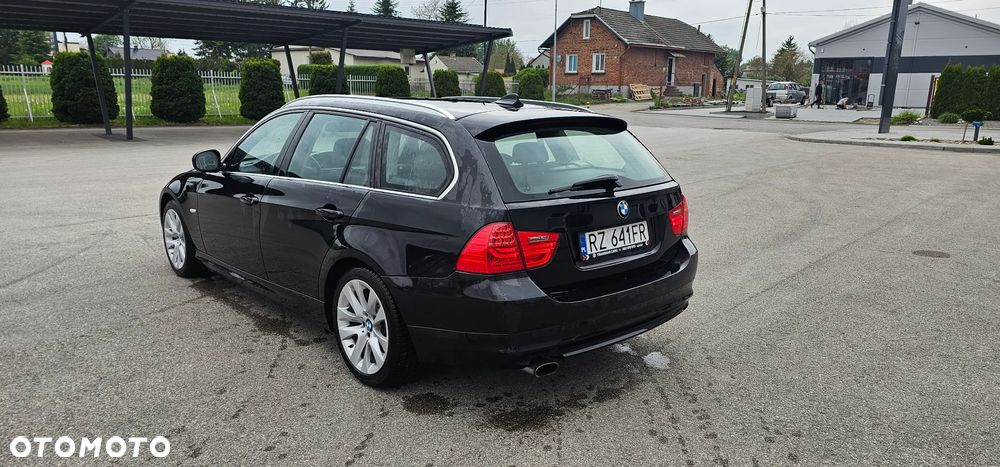 BMW Seria 3 320i - 26