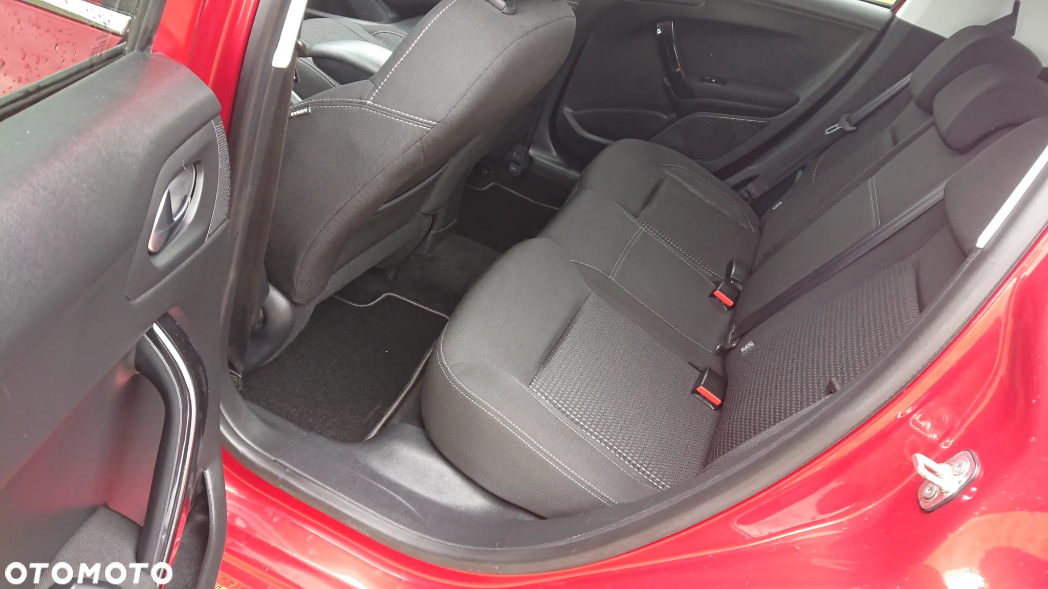 Peugeot 208 - 29