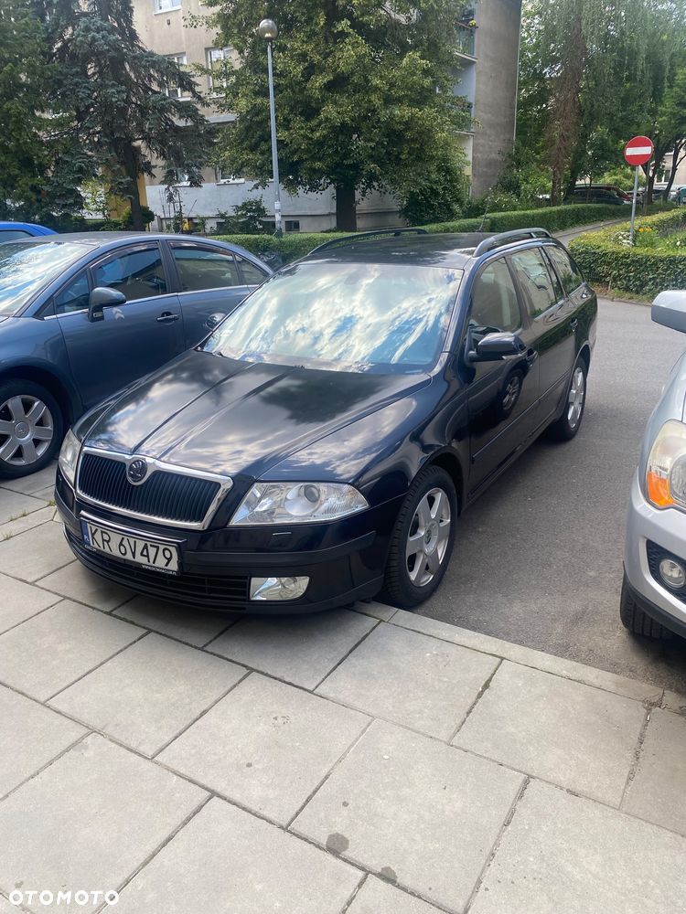 Skoda Octavia 1.6 FSI Ambiente - 12