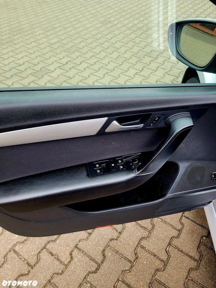 Volkswagen Passat 2.0 TDI Comfortline DSG - 28