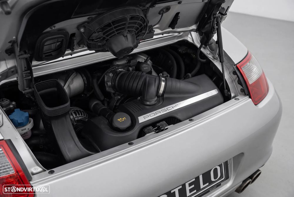 Porsche 911 (997) Carrera 4 S - 12