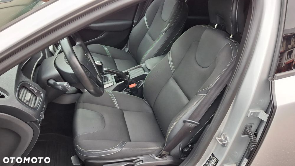 Volvo V40 D2 Kinetic - 20