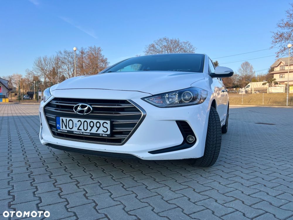 Hyundai Elantra 1.6 Comfort - 13