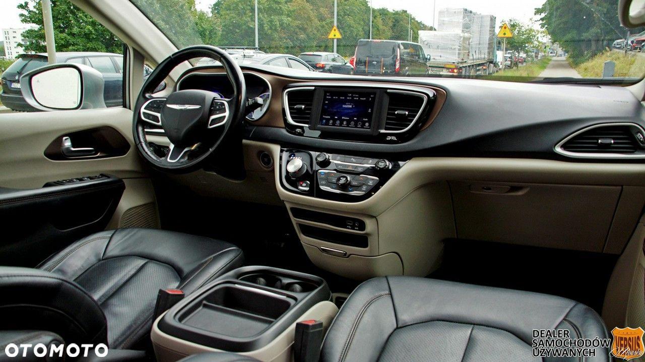 Chrysler Pacifica - 20