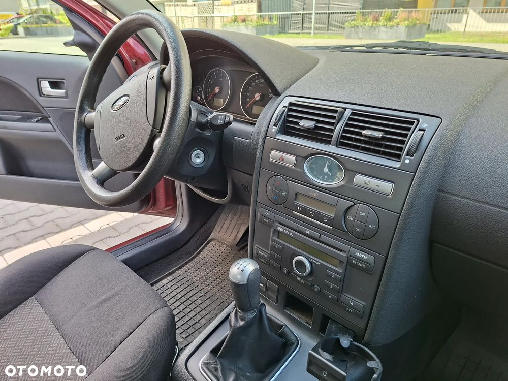 Ford Mondeo 1.8 Ambiente - 9