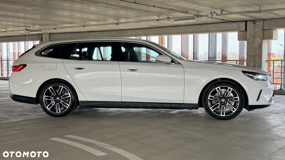 BMW Seria 5 520d xDrive - 7