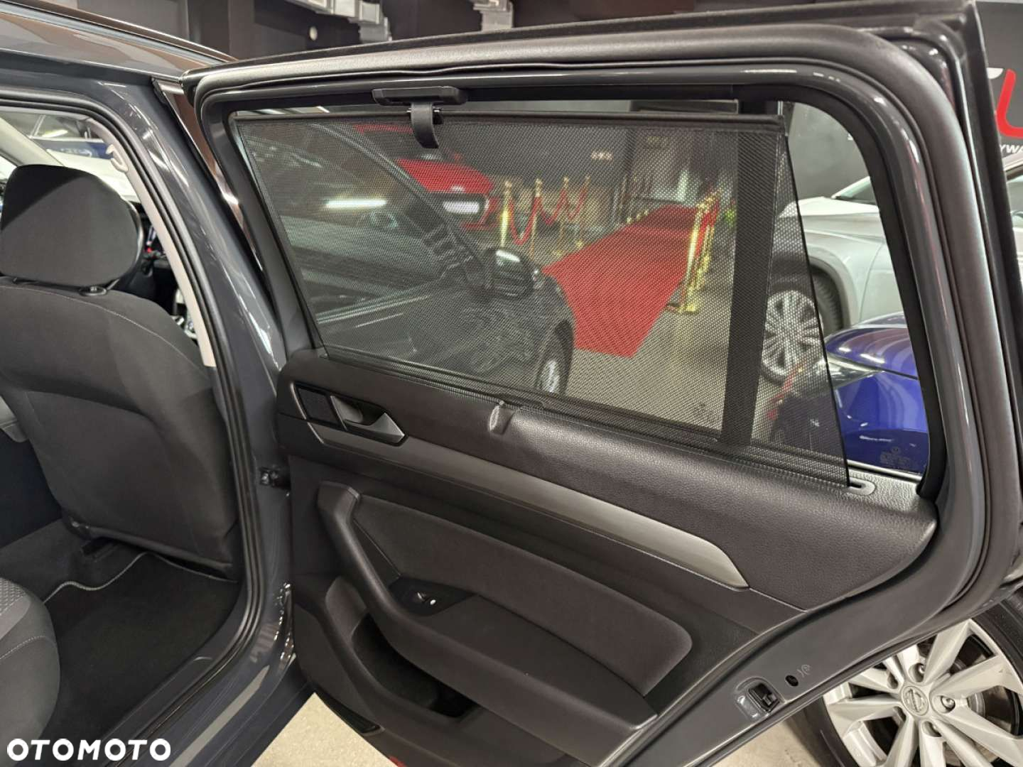 Volkswagen Passat - 36