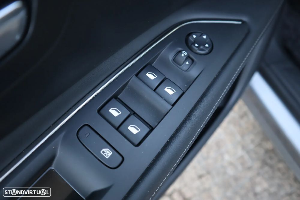 Peugeot 3008 1.2 PureTech Allure J18 - 15
