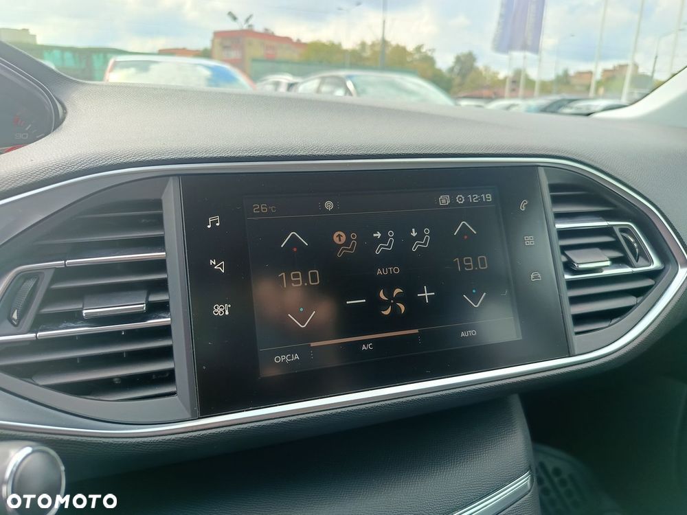Peugeot 308 1.2 PureTech Allure S&S - 21
