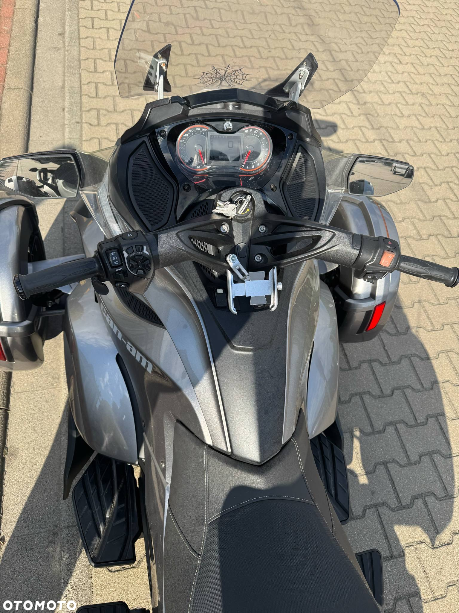 Can-Am Spyder - 6