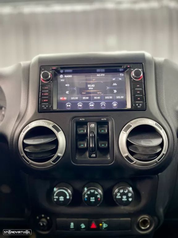 Jeep Wrangler Unlimited 2.8 CRD Auto Rubicon - 19