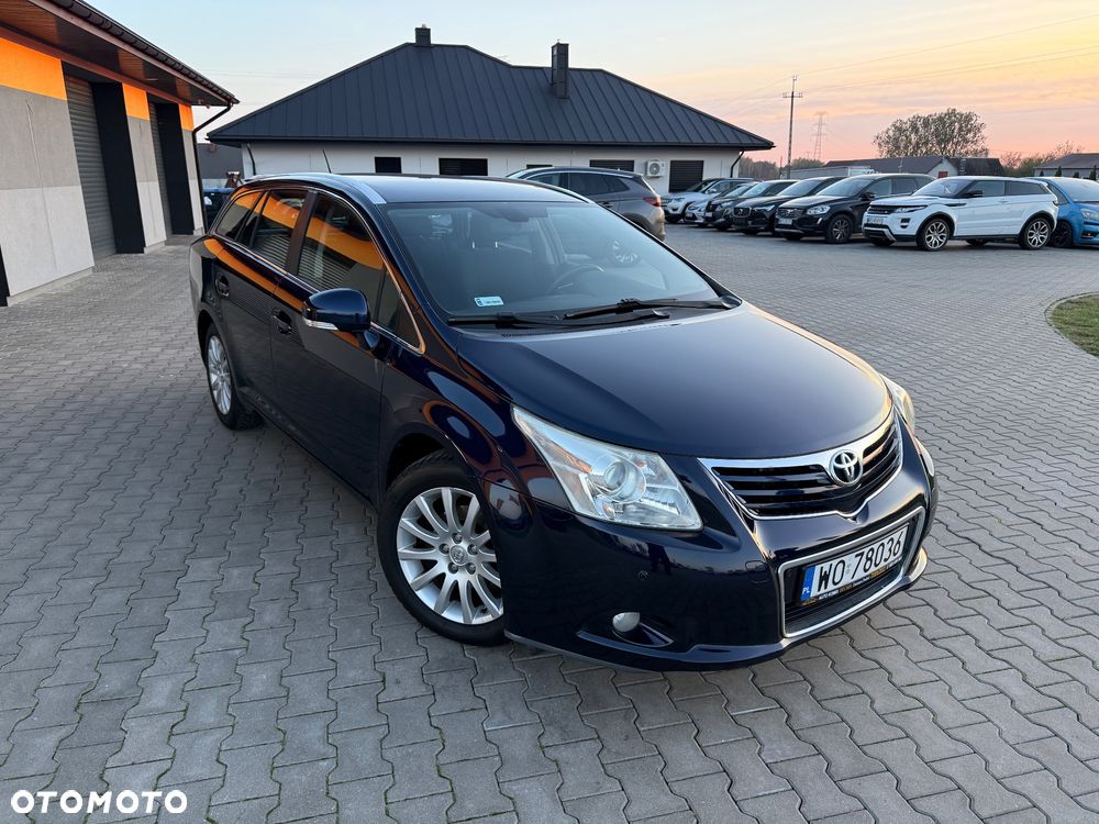 Toyota Avensis - 2