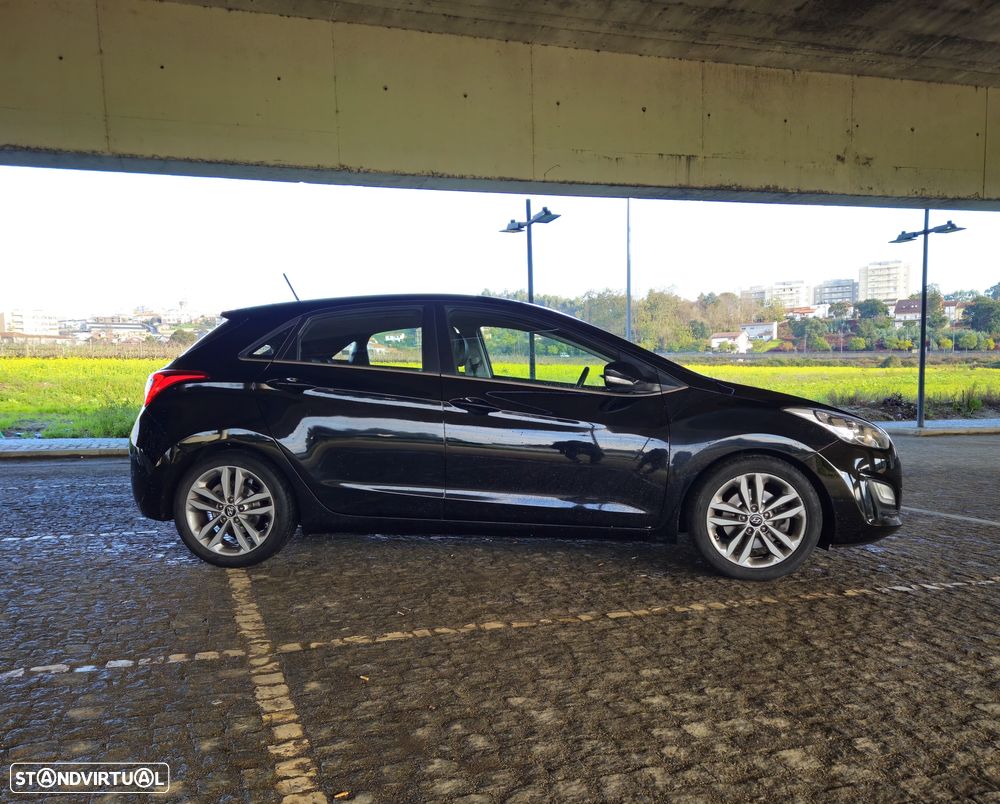 Hyundai i30 1.6 CRDI Blue Style+Navi - 4