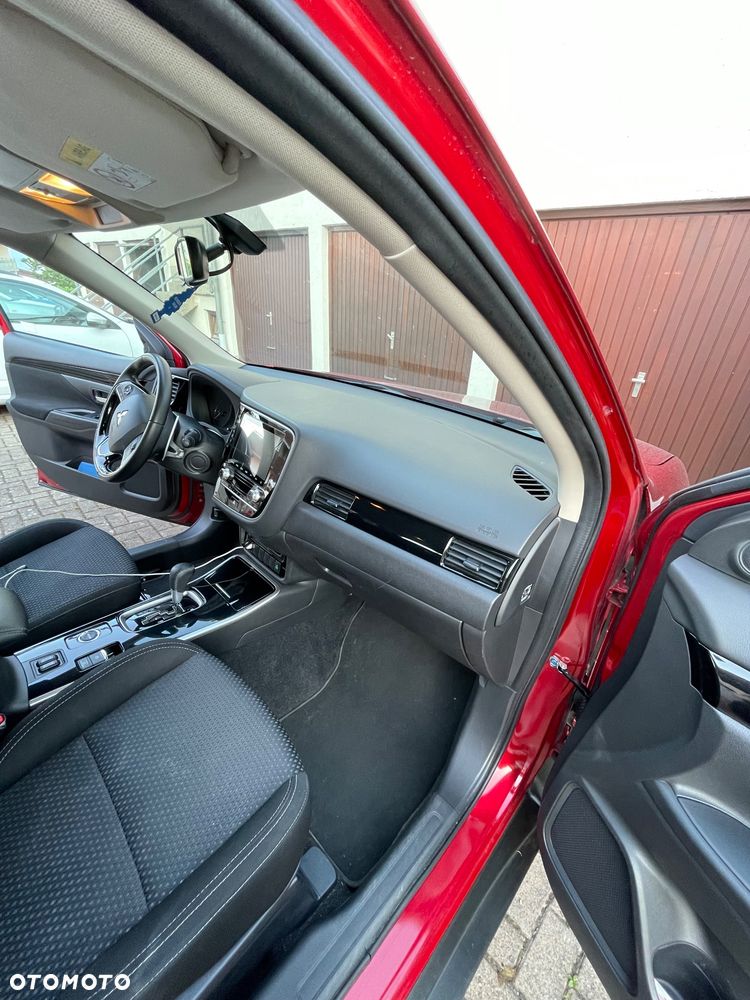 Mitsubishi Outlander 2.0 Intense + 4WD CVT - 14