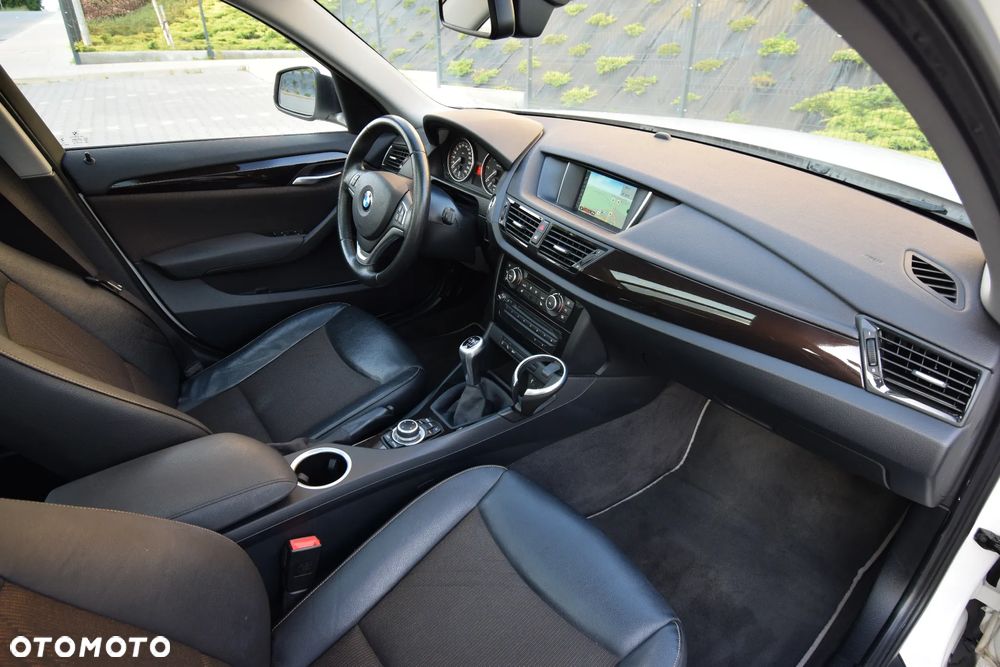 BMW X1 sDrive18d xLine - 22