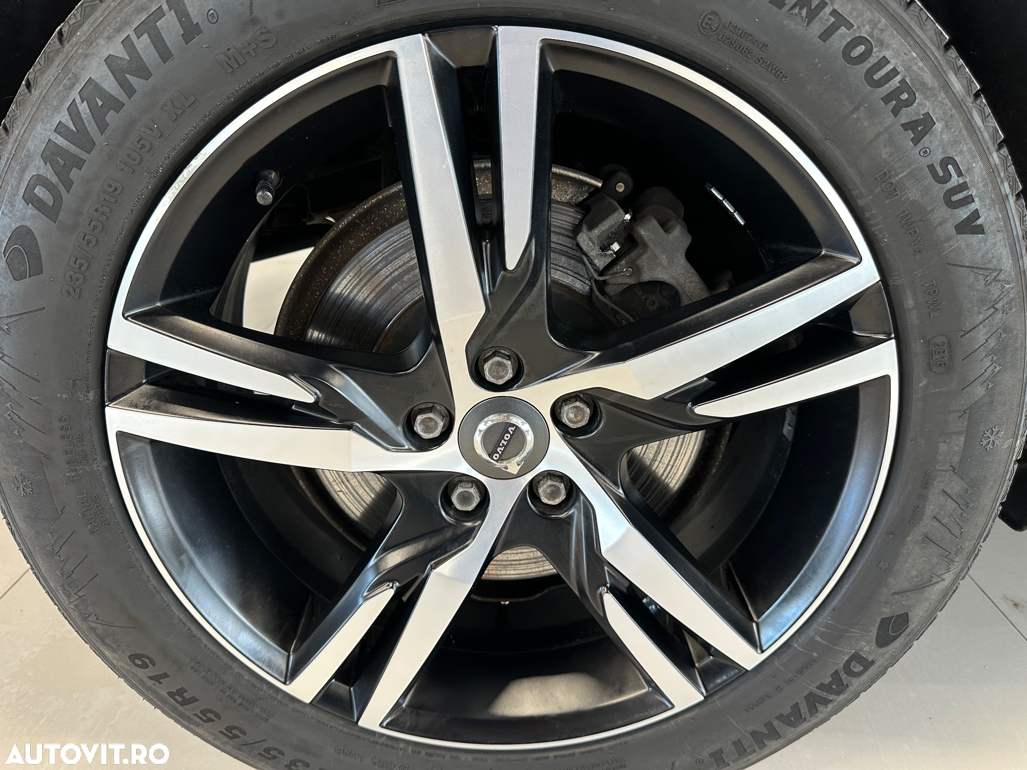 Volvo XC 60 B4 MHEV AT8 AWD R-Design - 39