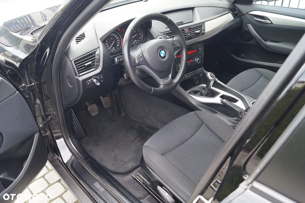 BMW X1 sDrive18i - 19