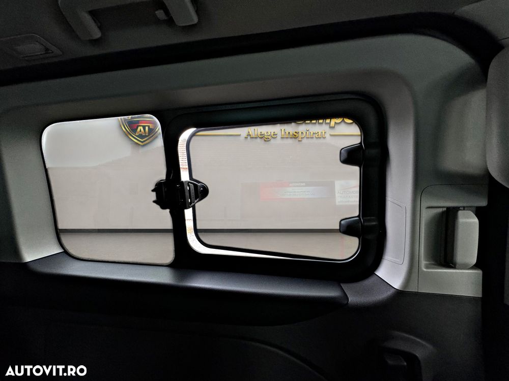 Ford Tourneo Custom 320 L2H1 VA Titanium - 31