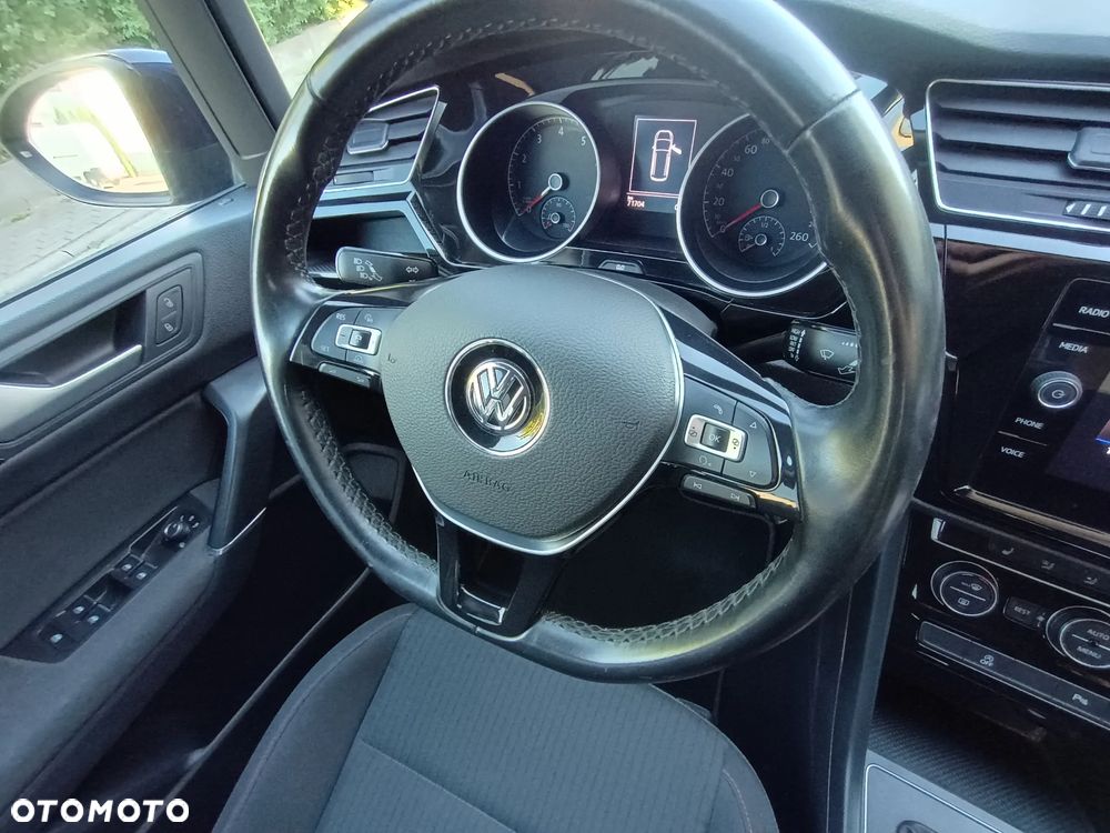 Volkswagen Touran 1.2 TSI (BlueMotion Technology) SOUND - 26