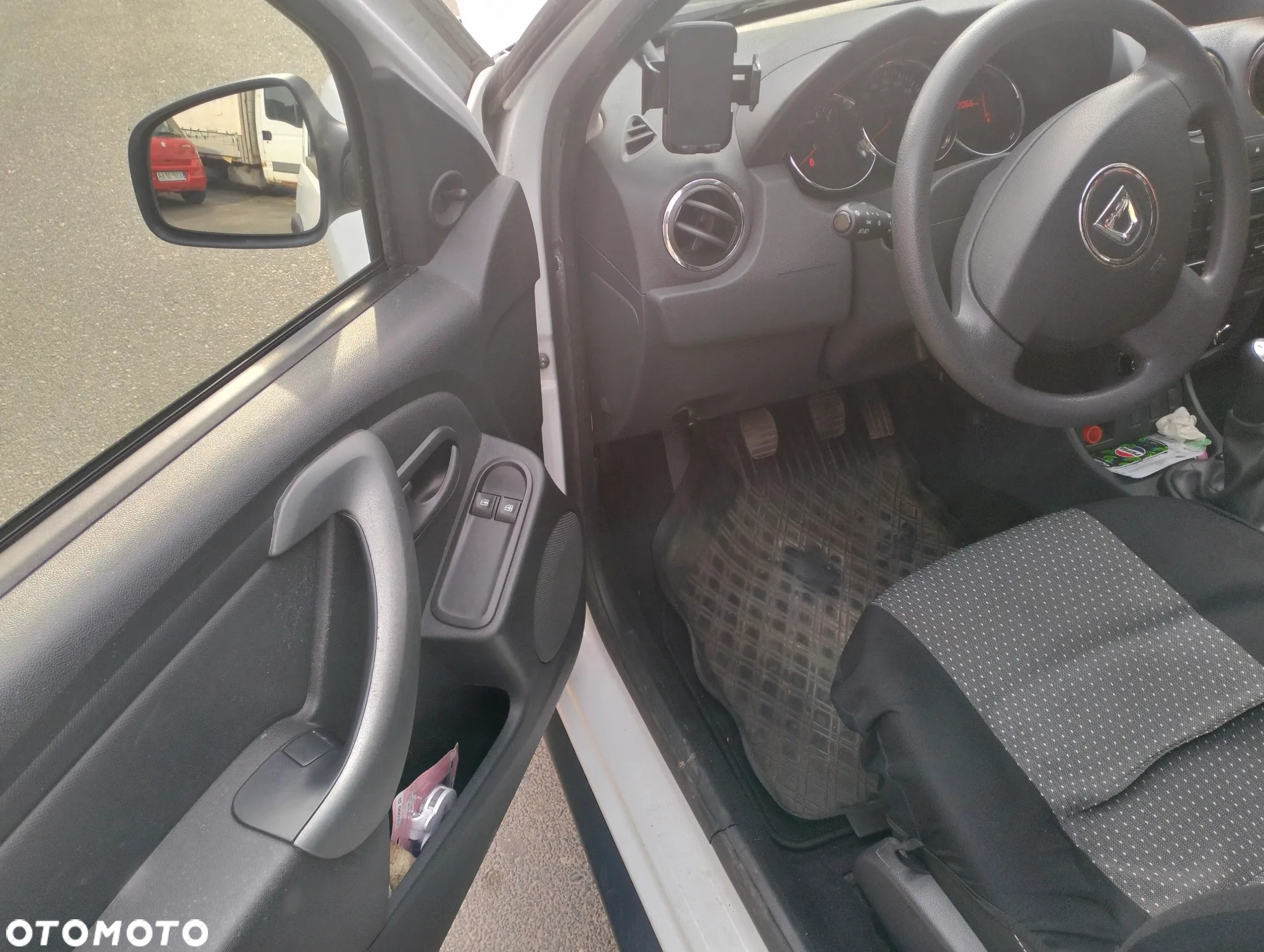 Dacia Duster 1.6 16V 4x2 - 8