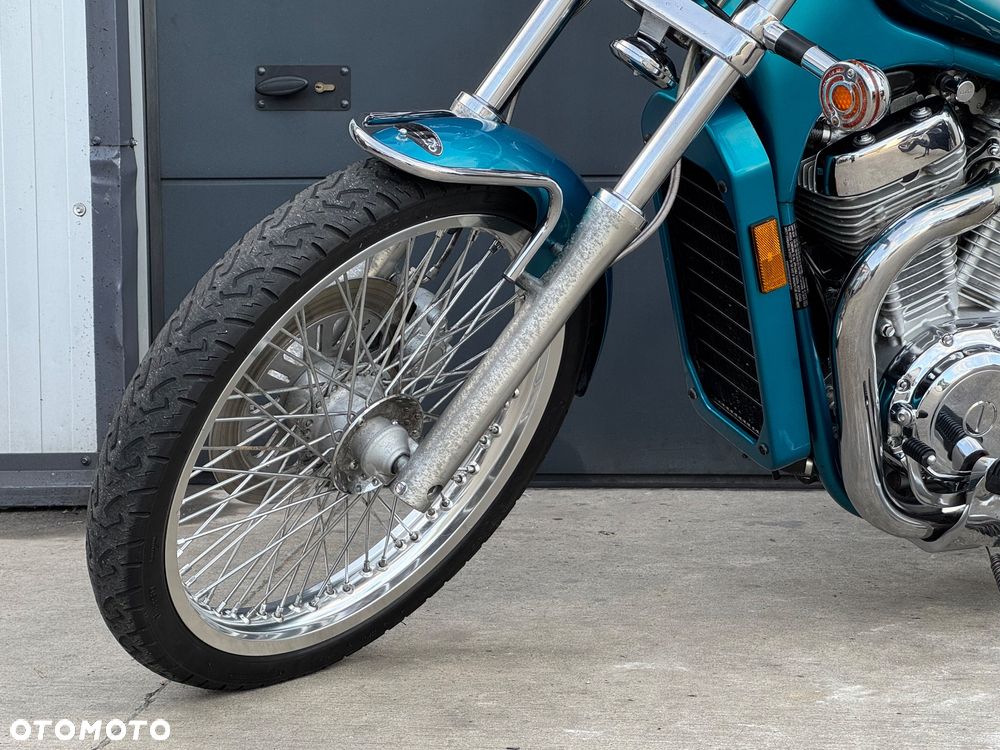 Suzuki Intruder - 18