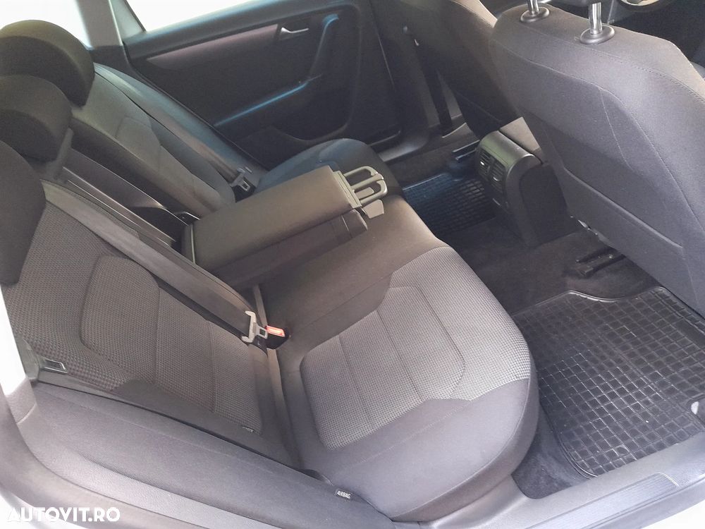 Volkswagen Passat Variant 2.0 TDI BlueMotion Technology Comfortline - 7
