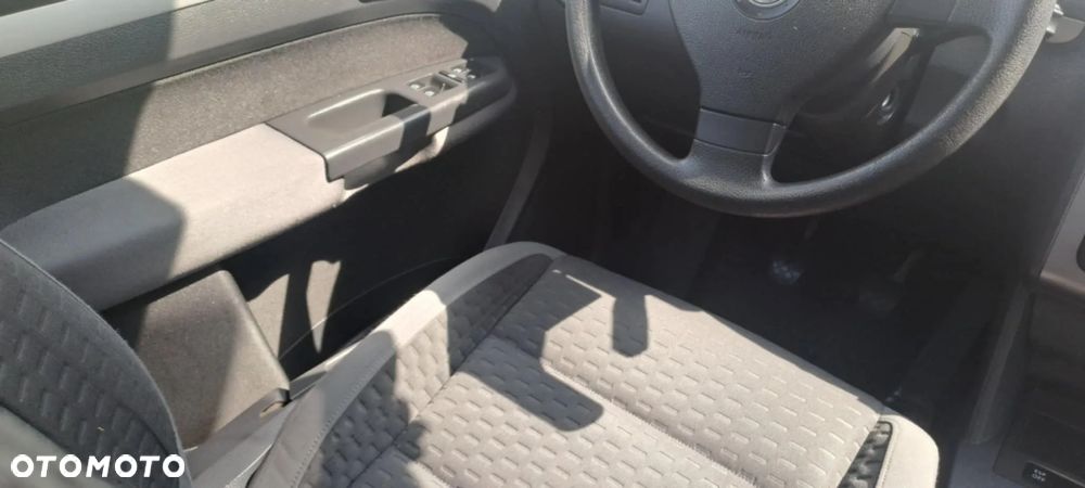 Volkswagen Touran 2.0 TDI DPF Life - 12